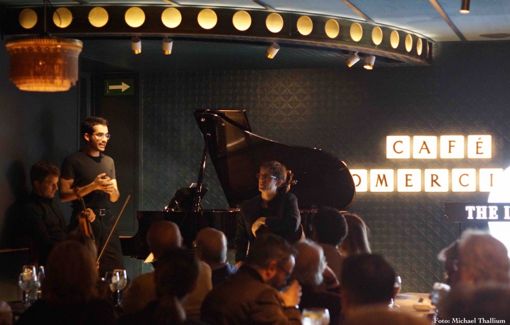 Miguel Colom (violin), Juan Pérez Floristan (piano), Fernando Arias (cello).